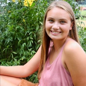 Meet your Posher, Abbey